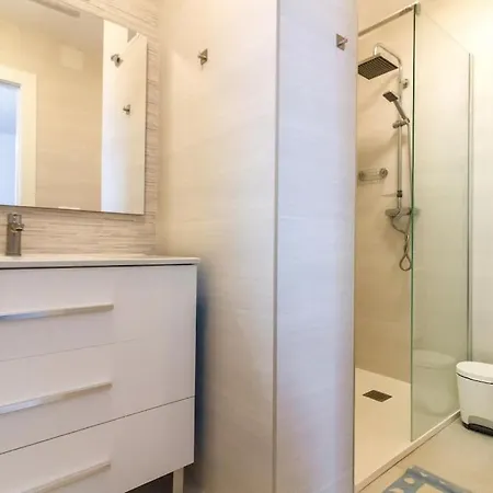 Apartment Sea View, Walking Distance! Refurbished 2 Bed, Modern. 20 Min. From Alicante Airport