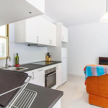 Sea View, Walking Distance! Refurbished 2 Bed, Modern. 20 Min. From Alicante Airport *